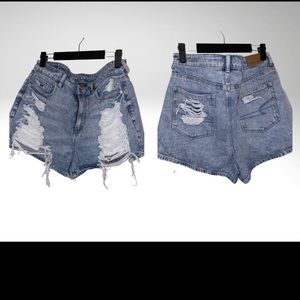 American eagle distressed shorts. new. Size 8